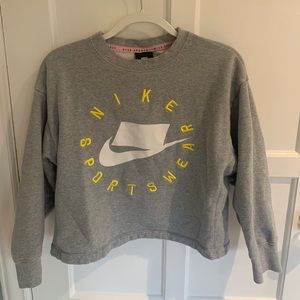 Nike Sportswear women’s crewneck